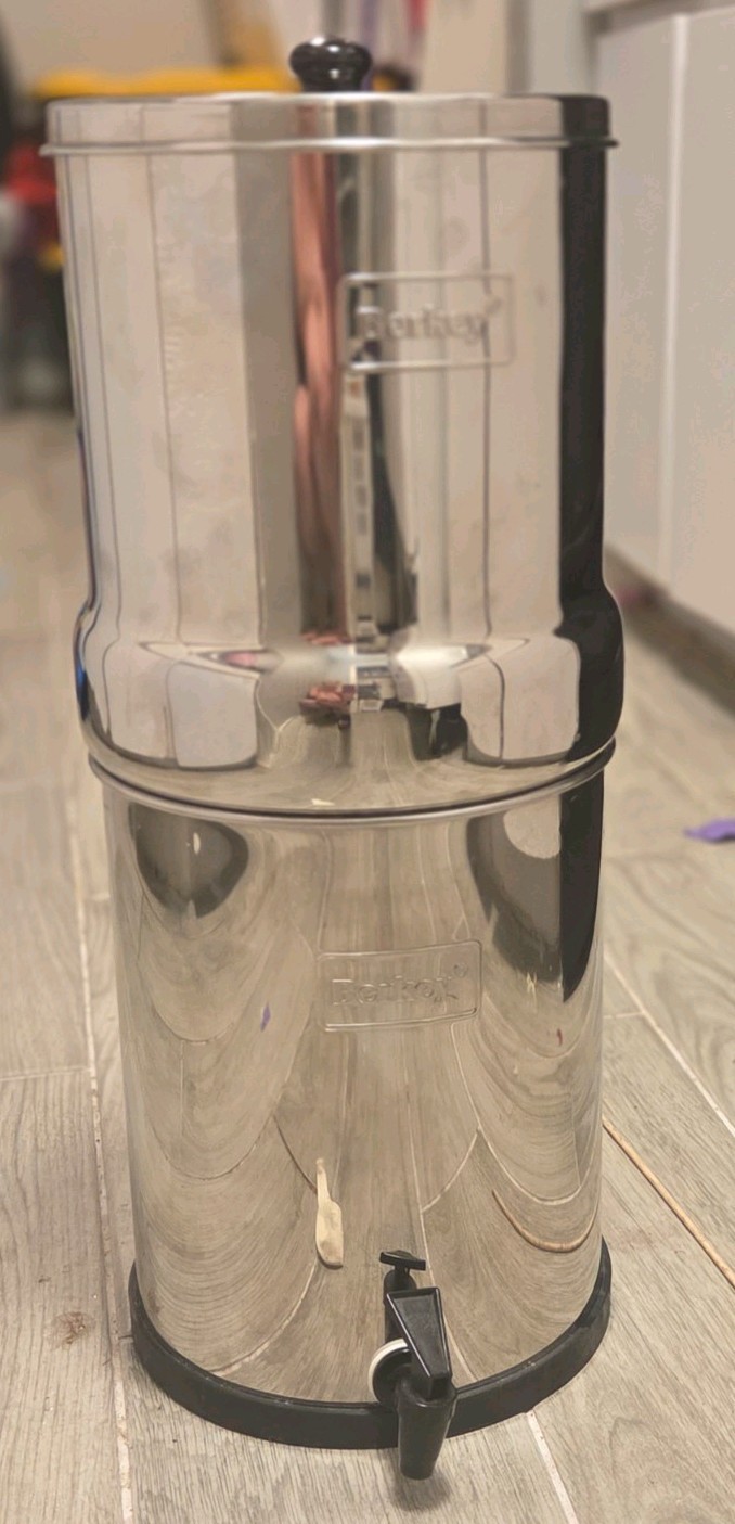 Royal Berkey 3.25 Gal Stain SteeI INCLUDES 2 BLACK BERKEY & 2 FLOURIDE FILTERS