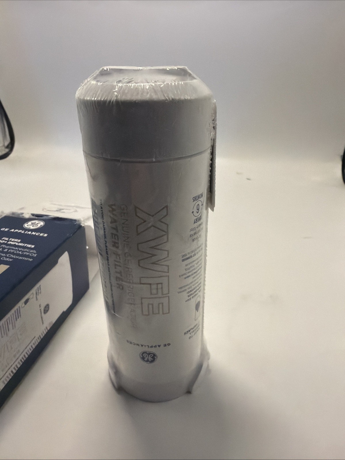 GE XWFE Refrigerator Water Filter – White Filter Sealed Box Ripped