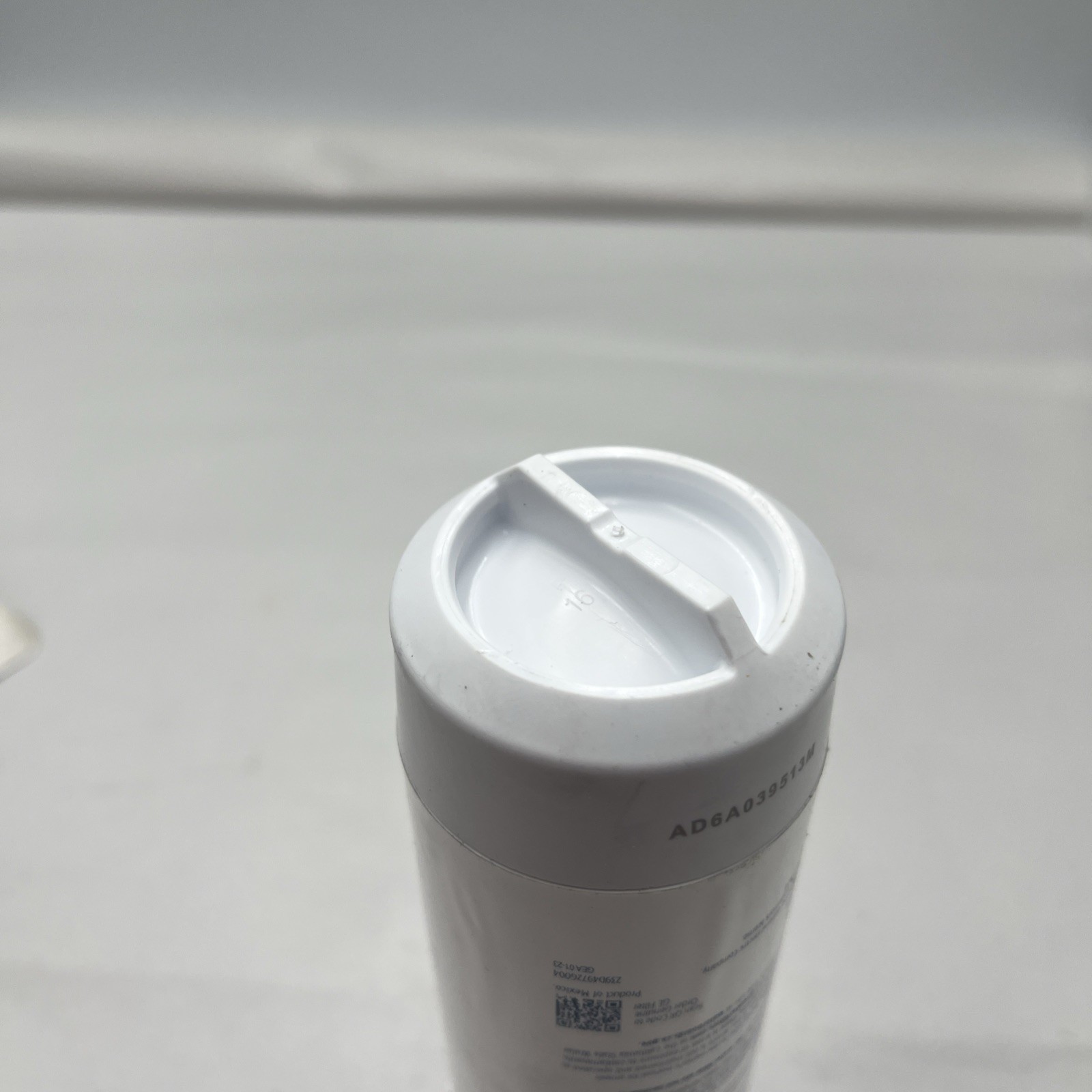 Genuine GE XWFE Refrigerator Water Filter Replacement without chip