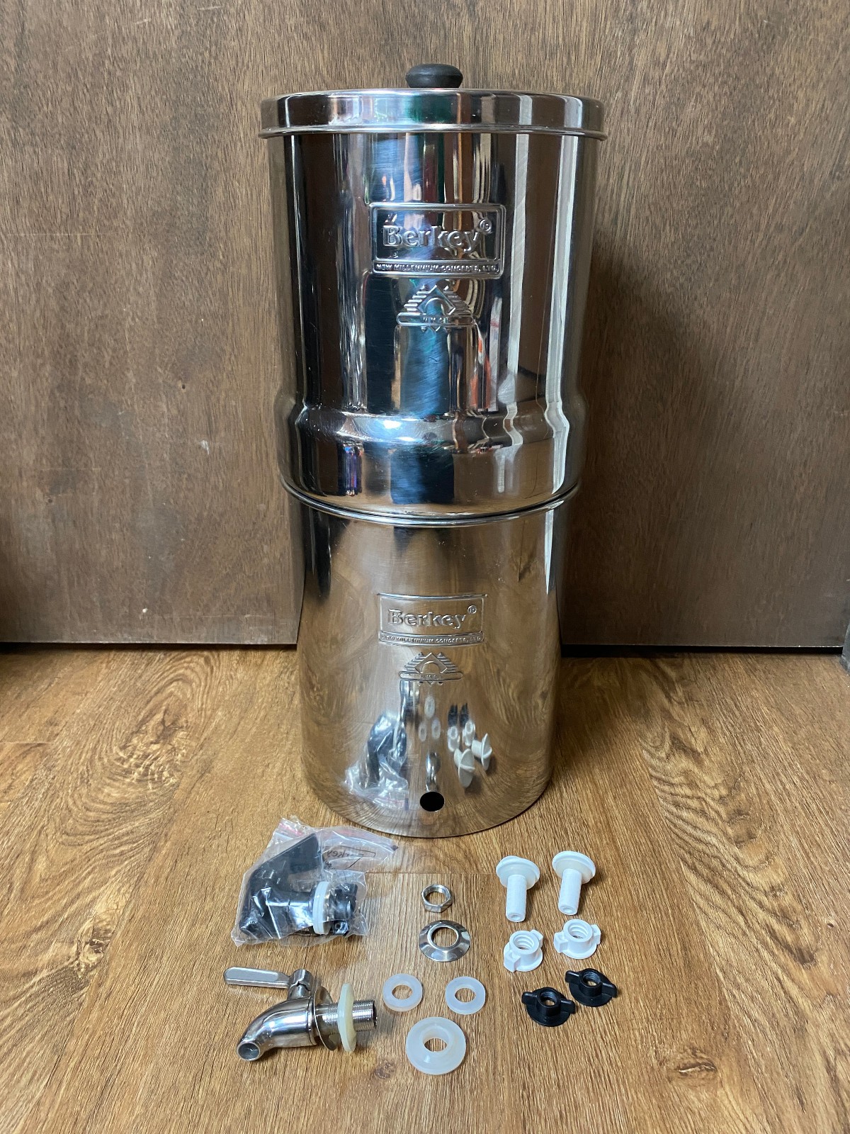 Big Berkey Water Filter System Stainless Steel Spigot 2.25 Gallons – READ