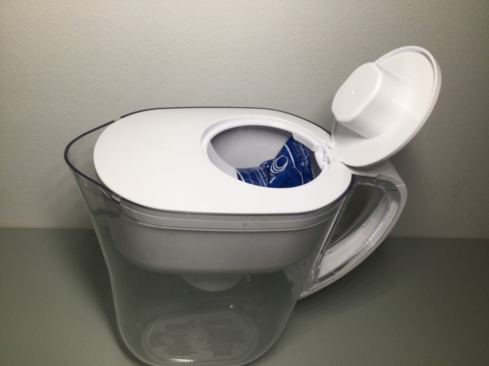 Brita Metro Water Filter Pitcher 6 Cup BPA-Free + 1 Brita Filter OPEN BOX