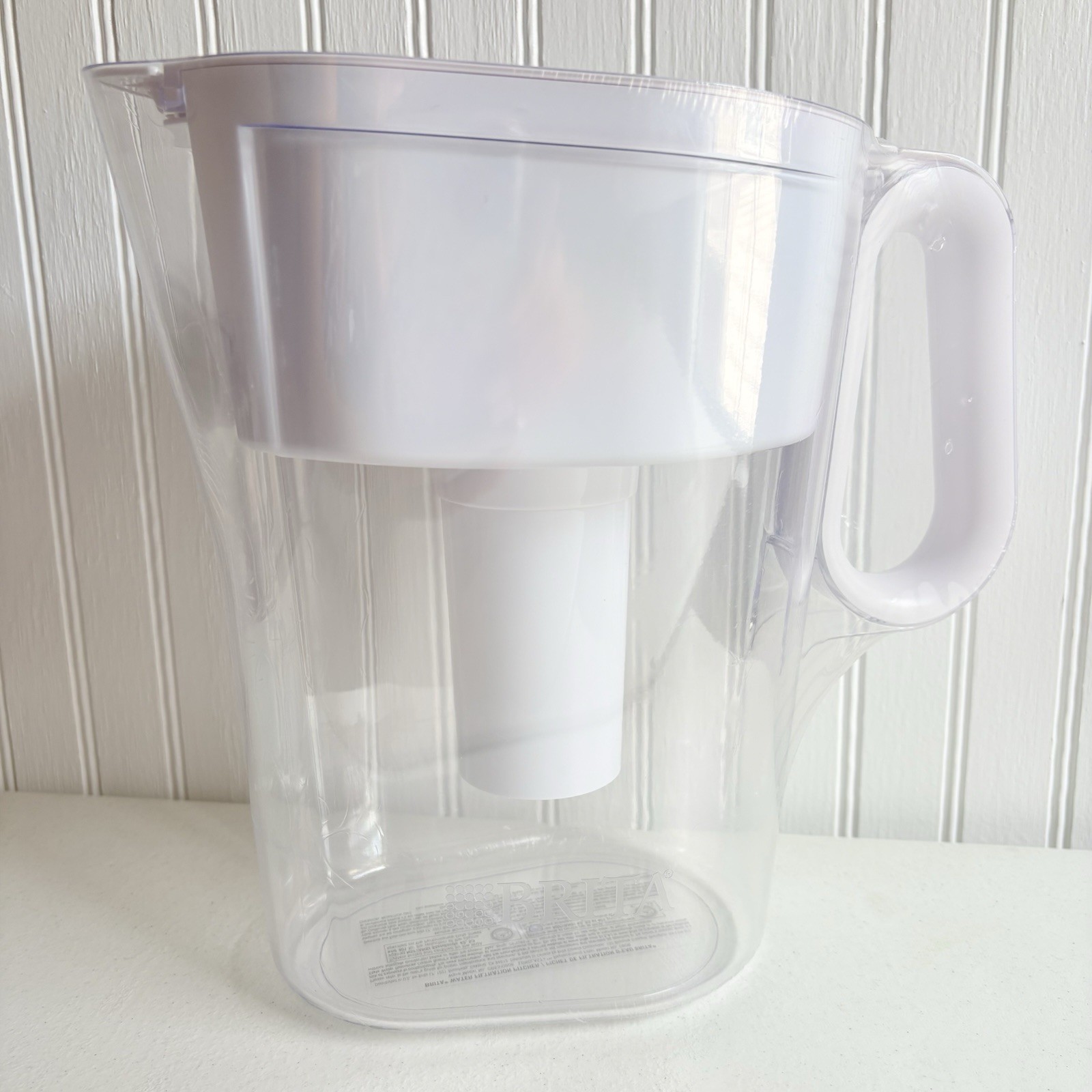 New & sealed Brita white Wave Pitcher water filtration system out of box