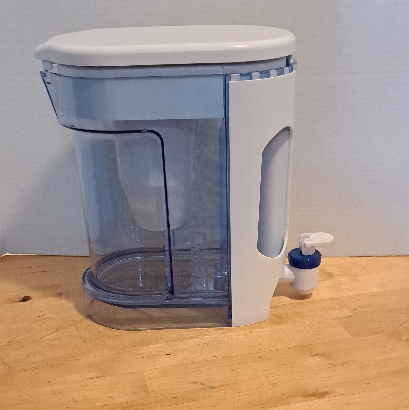ZeroWater 5-Stage Filter Jug Dispenser Pitcher w/ Spigot 2.8L Blue/White