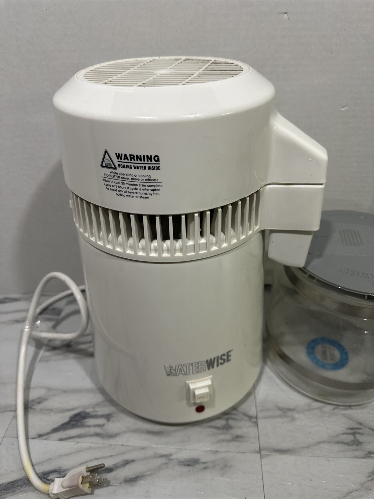 WaterWise 4000 Water Distiller Purifier 4000 White Base Unit With Carafe.