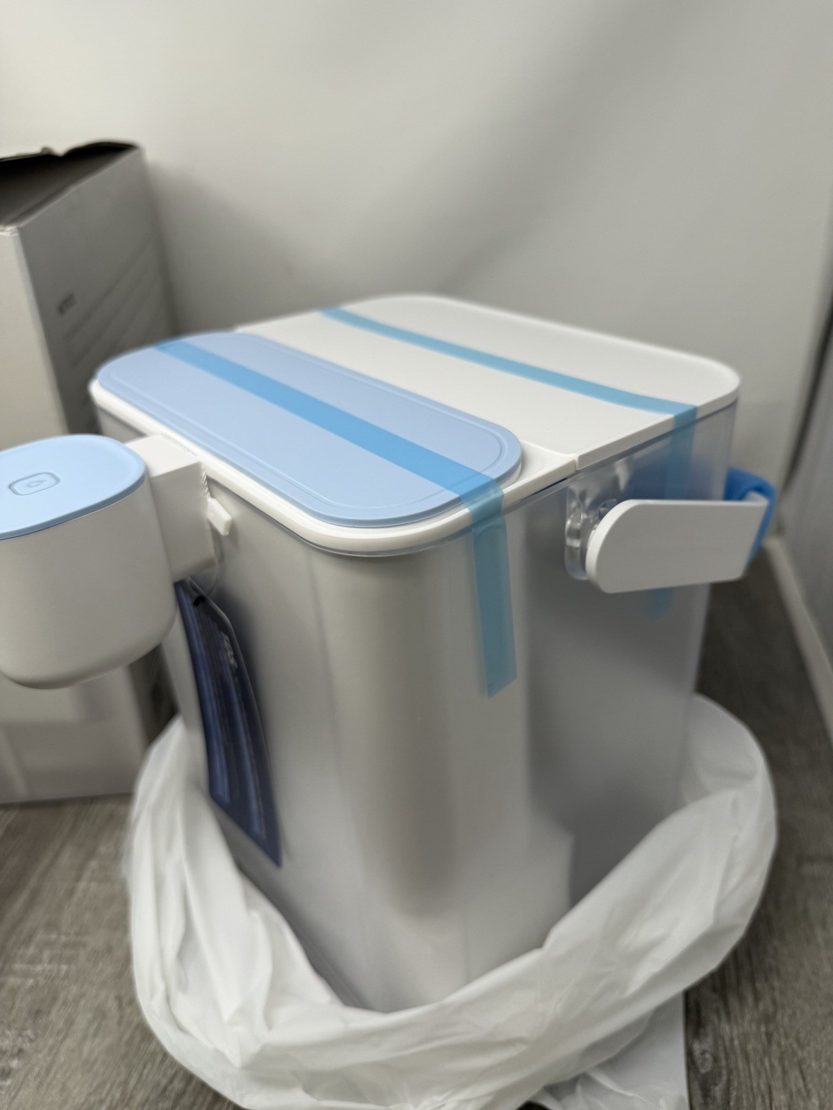 Frizzlife MD40 18-Cup Electric Water Filter Pitcher, 2-Stage Double, Chlorine