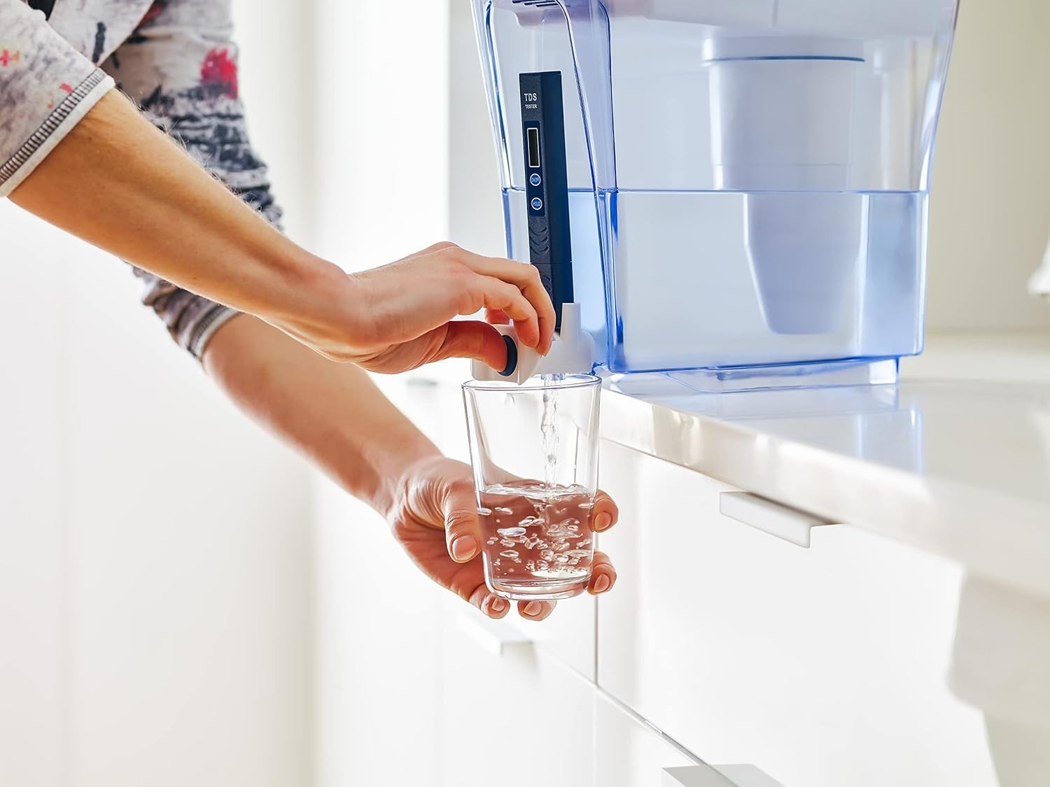 Space-Saving 20-Cup Water Filter Pitcher with Built-in TDS Meter for Pure Water