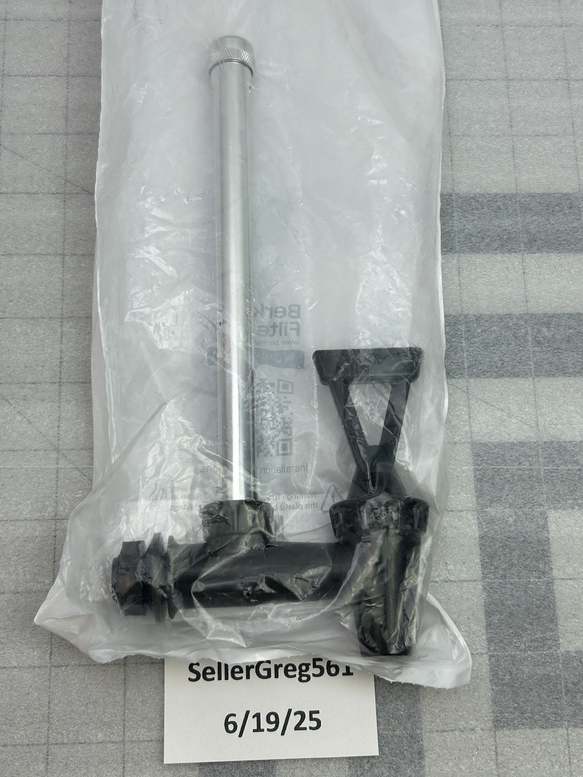 Berkey Sight Glass Spigot 8 in for for Royal Berkey Gravity-Fed Water Systems