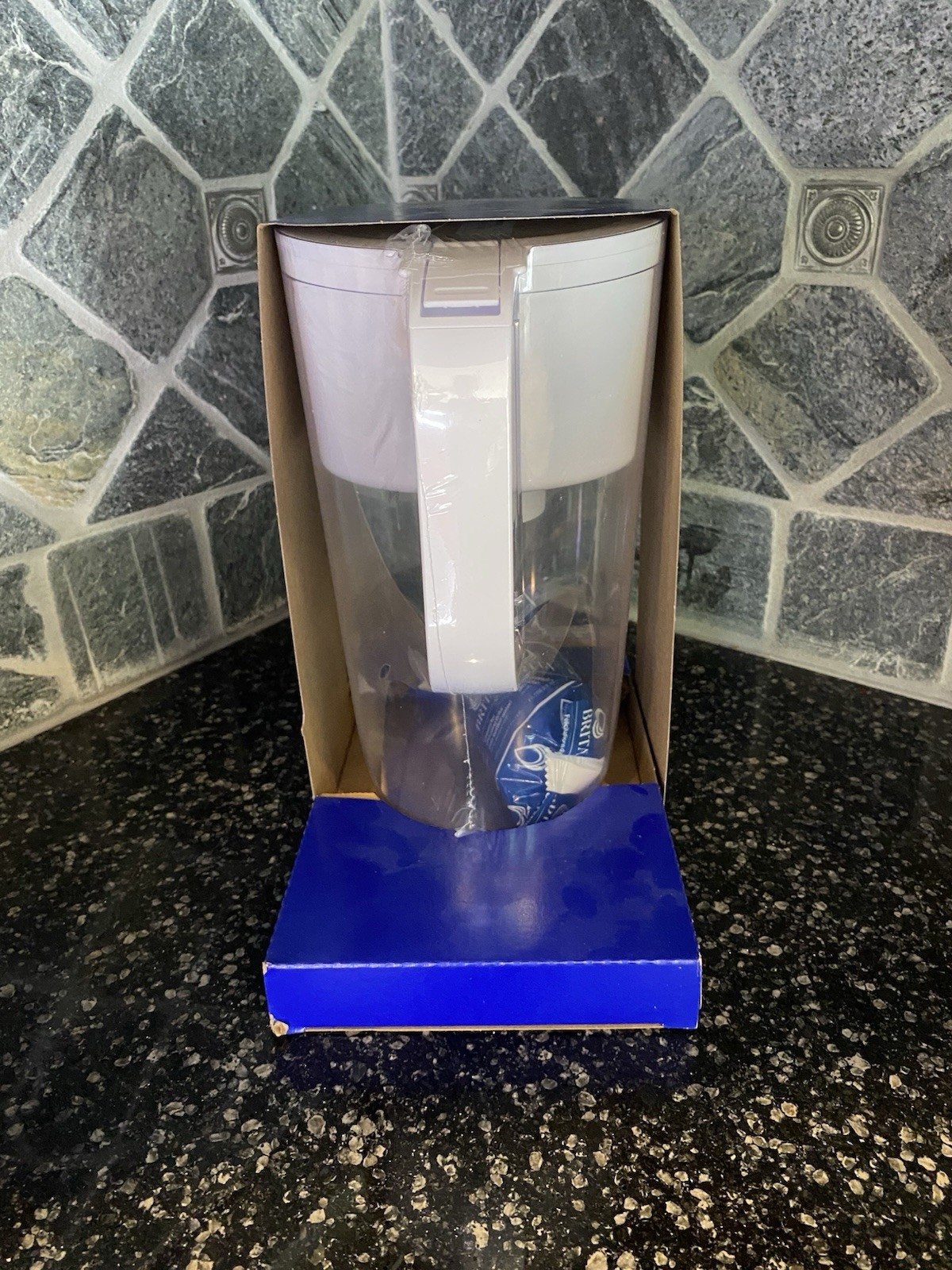 10 Cup Water Filter Pitcher Elite Reduces Lead BPA-Free Easy-Fill w/new filter!